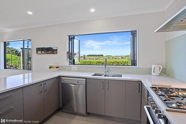 Photo of property in 39 Browns Drive, Waihi Beach, 3611