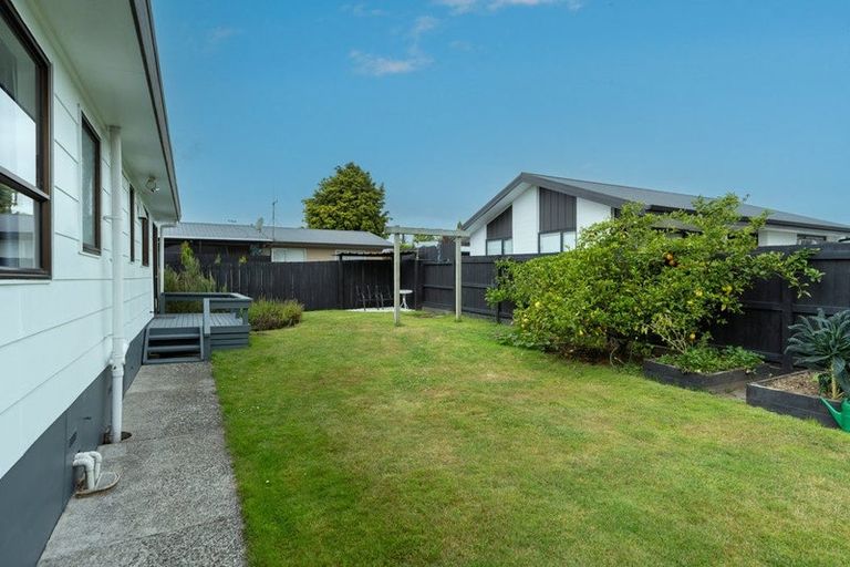 Photo of property in 2 Millar Place, Nawton, Hamilton, 3200