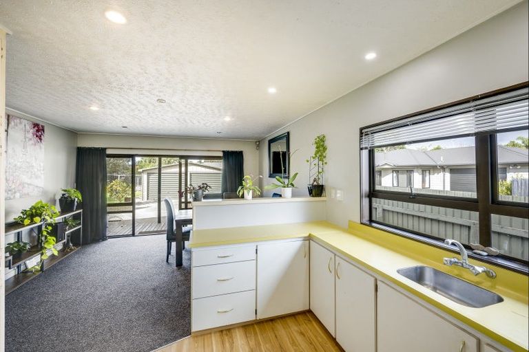 Photo of property in 213 Taradale Road, Pirimai, Napier, 4112