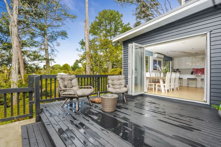 Photo of property in 20e Konini Road, Titirangi, Auckland, 0604