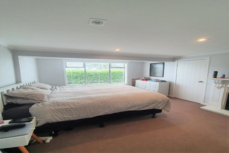 Photo of property in 1/1 Paparoa Road, Cockle Bay, Auckland, 2014