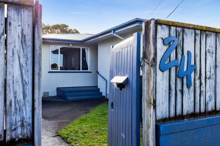 Photo of property in 24 Grey Street, Hawera, 4610