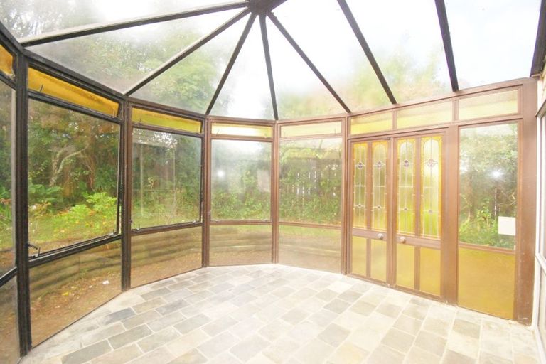 Photo of property in 14 Minaret Drive, Bucklands Beach, Auckland, 2014