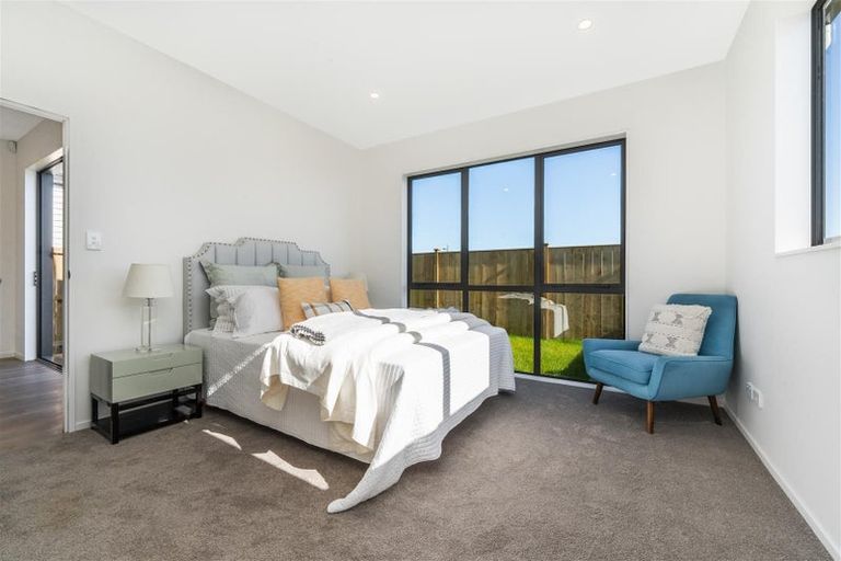 Photo of property in 6 Woven Place, Karaka, Papakura, 2113