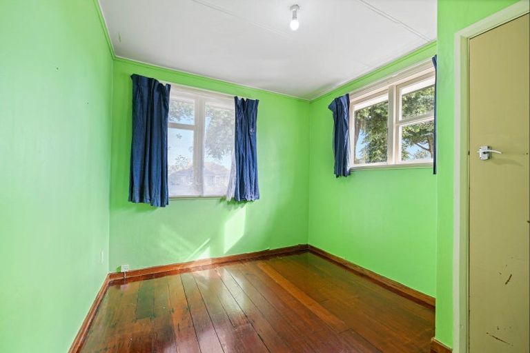 Photo of property in 1 Kenney Crescent, Fairfield, Hamilton, 3214