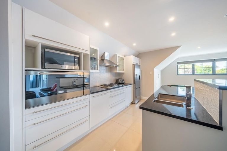 Photo of property in 29 Padnell Crescent, Paparangi, Wellington, 6037