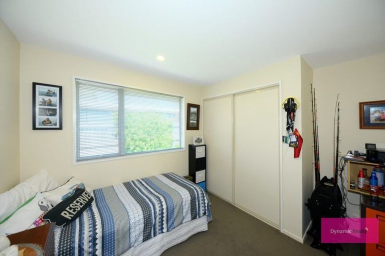 Photo of property in 21 Willowview Drive, Redwood, Christchurch, 8051