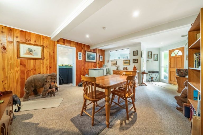 Photo of property in 39 Blue Mountains Road, Silverstream, Upper Hutt, 5019