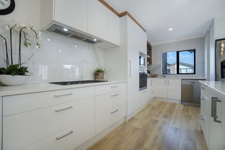 Photo of property in 3 Toropapa Close, Takanini, 2110