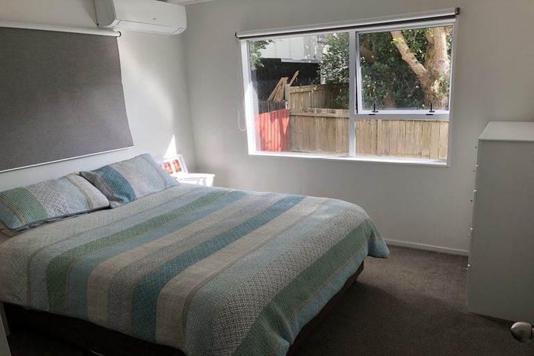 Photo of property in 2/30 Norwood Road, Bayswater, Auckland, 0622