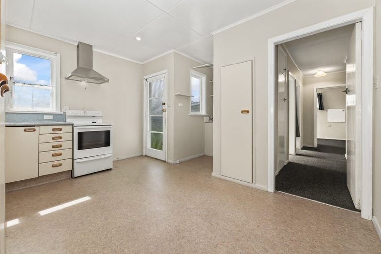 Photo of property in 11 Hereford Street, Levin, 5510