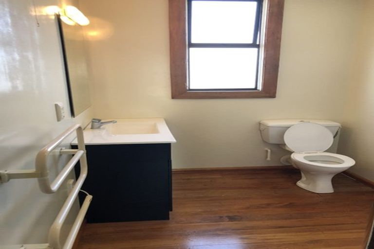 Photo of property in 40 Grants Road, Papanui, Christchurch, 8053