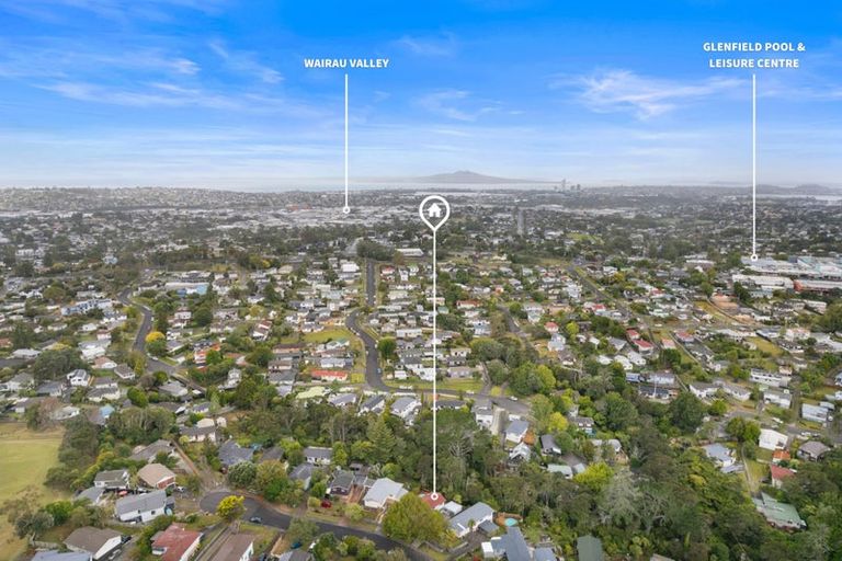 Photo of property in 15 Cunliffe Place, Glenfield, Auckland, 0629