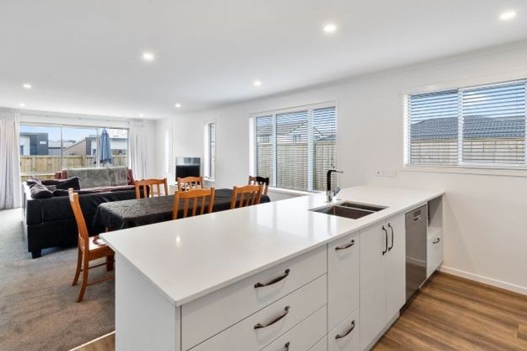 Photo of property in 4 Piripono Crescent, Pukekohe, 2120