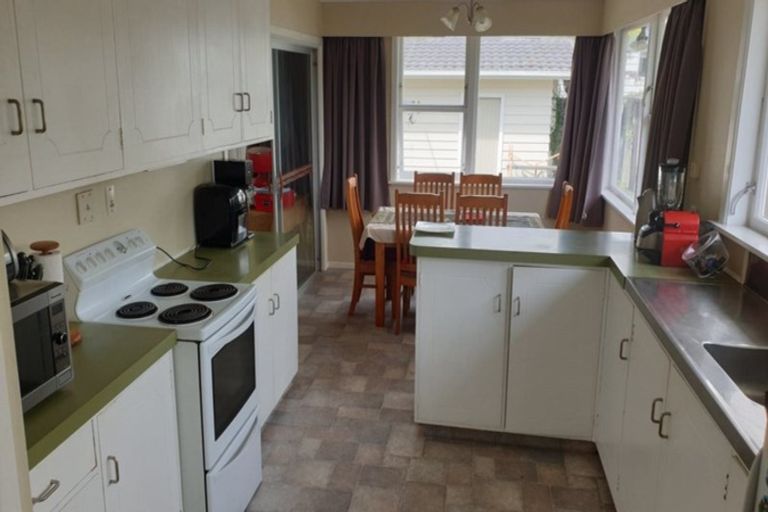 Photo of property in 58 California Drive, Totara Park, Upper Hutt, 5018