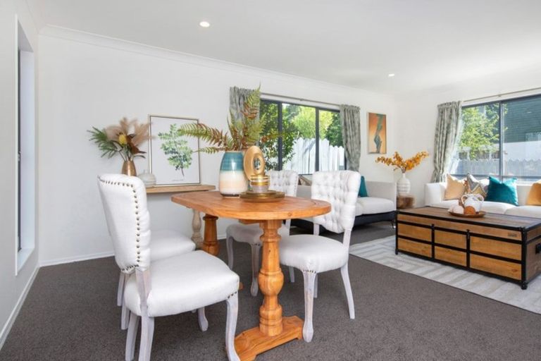 Photo of property in 3/6a Botany Road, Howick, Auckland, 2010