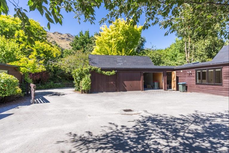 Photo of property in 9 Arrowtown-lake Hayes Road, Lake Hayes, Queenstown, 9371