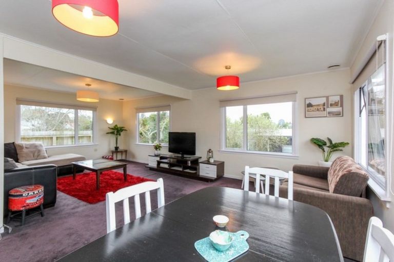 Photo of property in 5 Atiawa Street, Glen Avon, New Plymouth, 4312