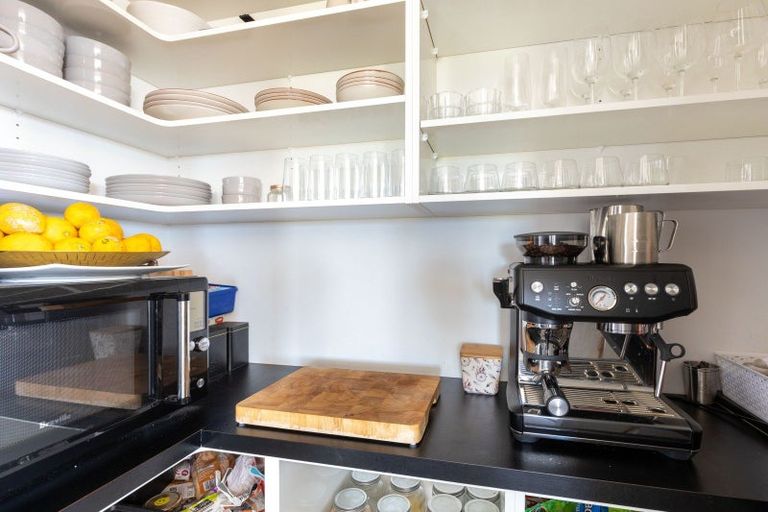 Photo of property in 3 Aheahea Way, Hurworth, New Plymouth, 4310