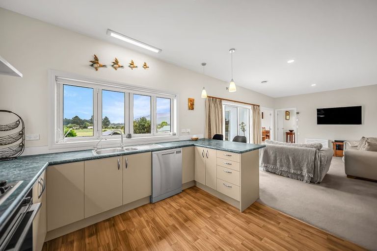 Photo of property in 25 Muriwai Drive, Manapouri, 9679