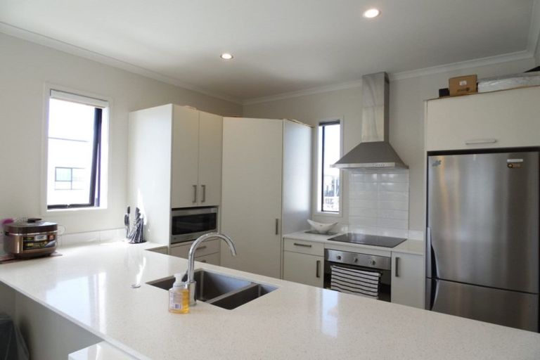 Photo of property in 16 Pheasant Lane, Hobsonville, Auckland, 0616