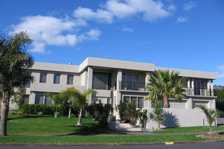 Photo of property in 20 Anaheim Boulevard, Shamrock Park, Auckland, 2016
