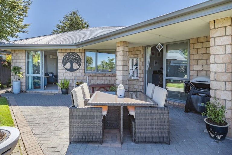 Photo of property in 18 Stanwood Grove, Darfield, 7510