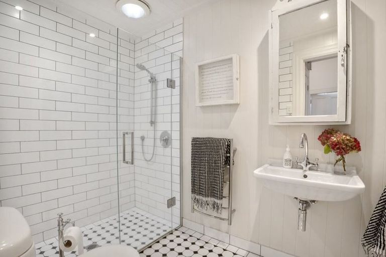 Photo of property in 63 Tainui Road, Devonport, Auckland, 0624