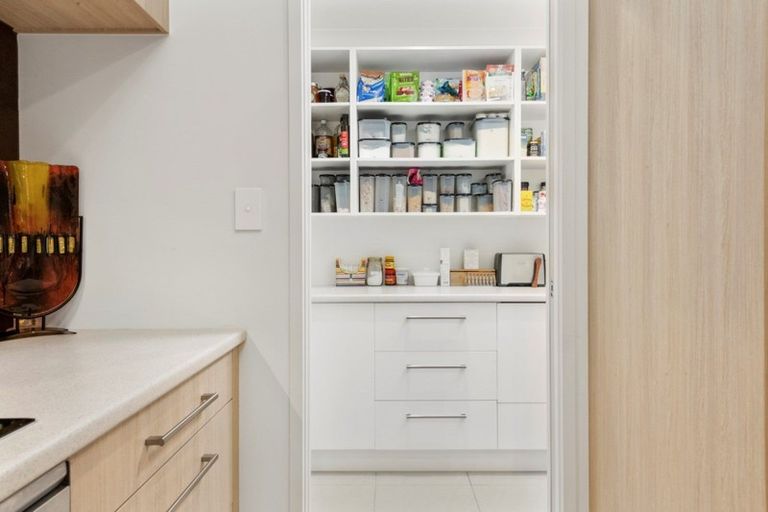 Photo of property in 16 Ellesmere Close, Pyes Pa, Tauranga, 3112