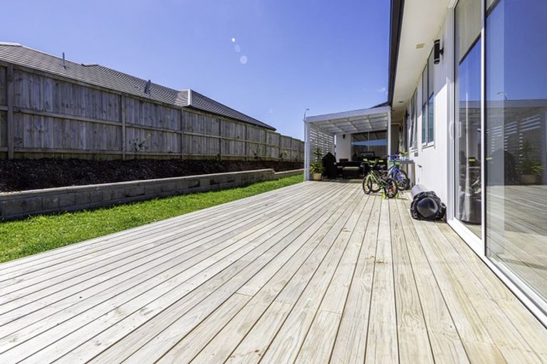Photo of property in 15 Artists Avenue, Beachlands, Auckland, 2018