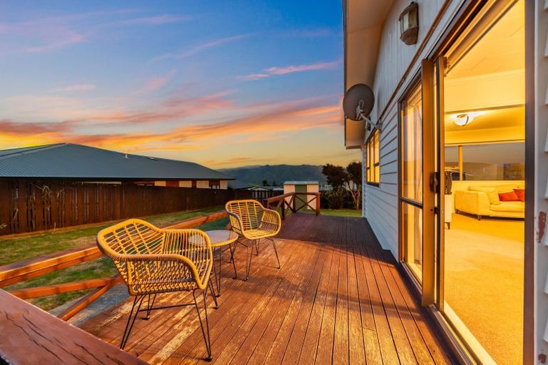 Photo of property in 32 Seymour Grove, Kingsley Heights, Upper Hutt, 5018