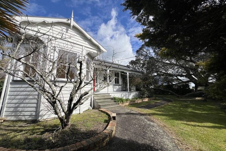 Photo of property in 19 Lake Road, Devonport, Auckland, 0624