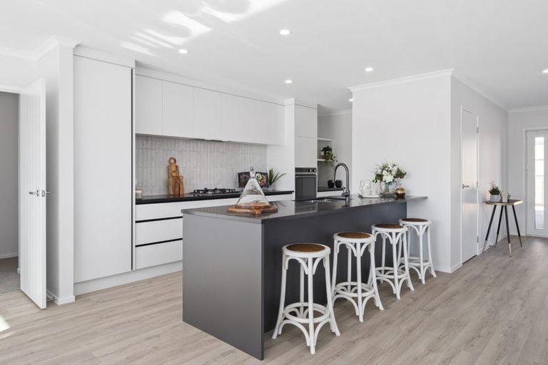 Photo of property in 7 Te Tarata Grove, Glenbrook, 2681