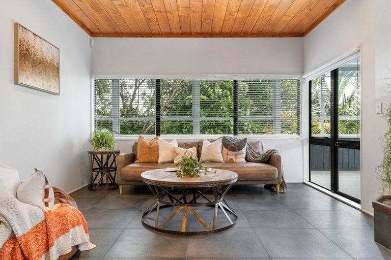 Photo of property in 2/51 John Gill Road, Shelly Park, Auckland, 2014