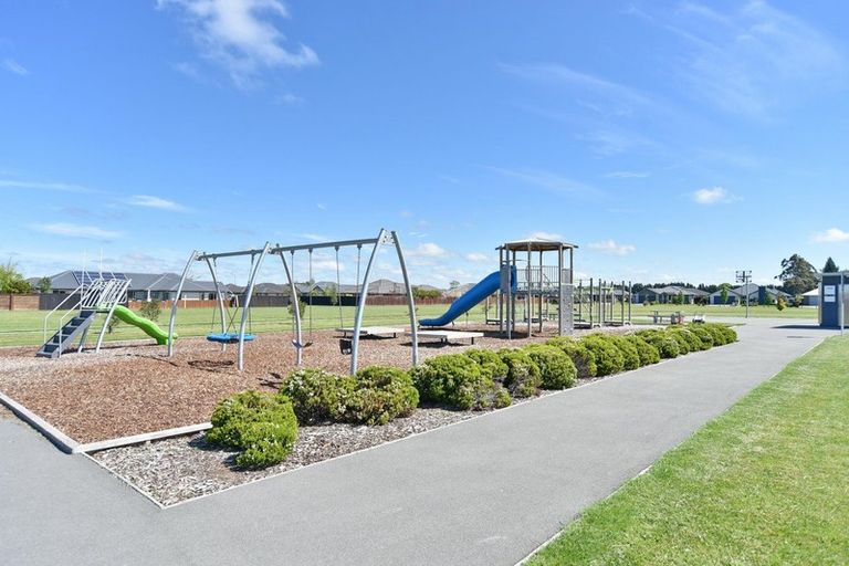 Photo of property in 64 Acacia Avenue, Rangiora, 7400