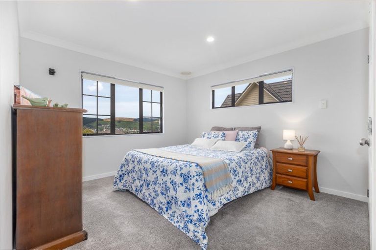 Photo of property in 25 Kilkelly Close, Tawa, Wellington, 5028