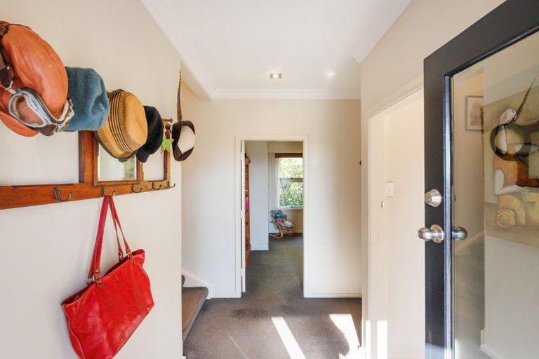 Photo of property in 15 Mountain View Road, Fitzherbert, Palmerston North, 4410