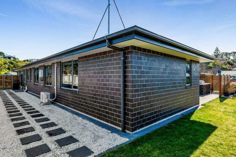 Photo of property in 25 Fernbrook Drive, Hurworth, New Plymouth, 4310