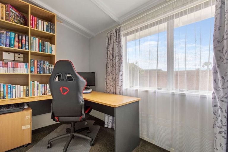 Photo of property in 24 Tawhara Place, Edgecumbe, 3120