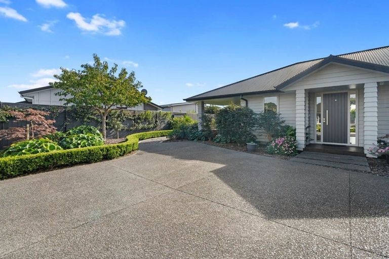Photo of property in 34 Awatira Drive, Papamoa Beach, Papamoa, 3118