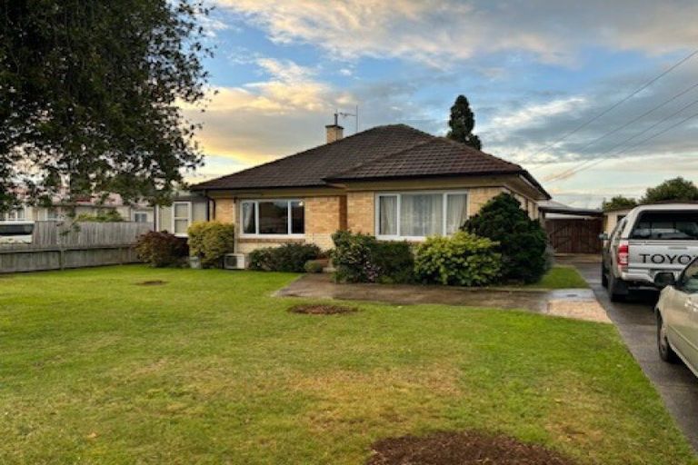 Photo of property in 2 Johnson Street, Dinsdale, Hamilton, 3204