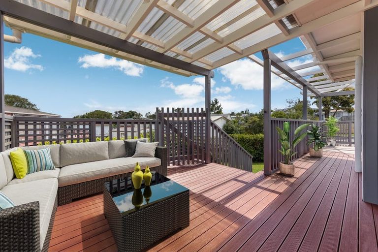 Photo of property in 54 Hinerau Street, Henderson, Auckland, 0612