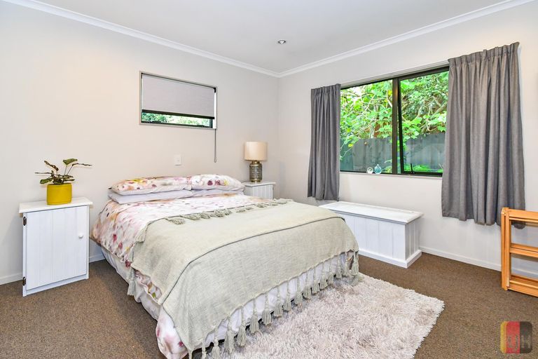 Photo of property in 19c Railway Street West, Papakura, 2110