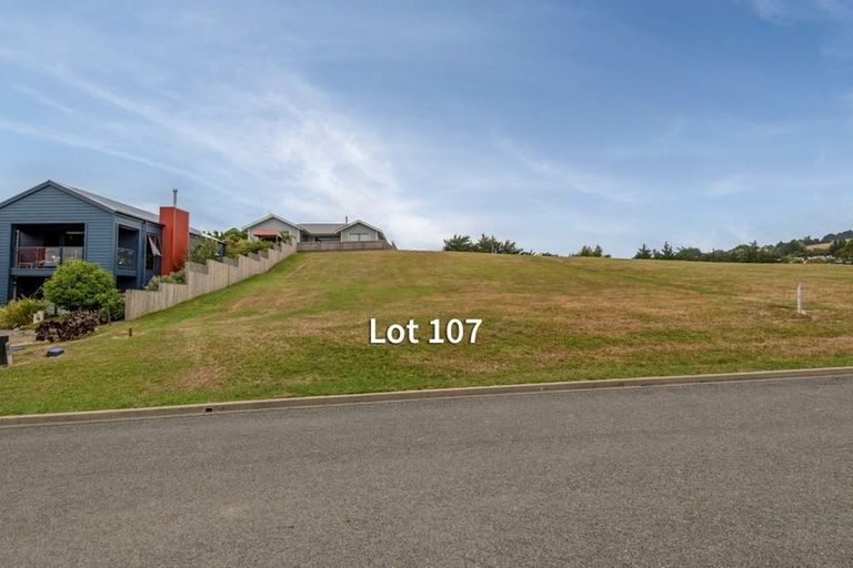 Photo of property in 11 Muriwai Drive, Diamond Harbour, 8971