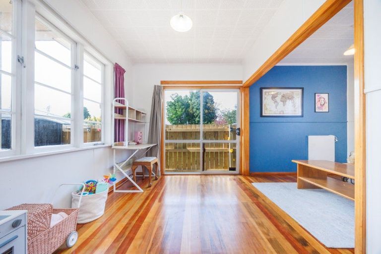 Photo of property in 236 Tremaine Avenue, Highbury, Palmerston North, 4412