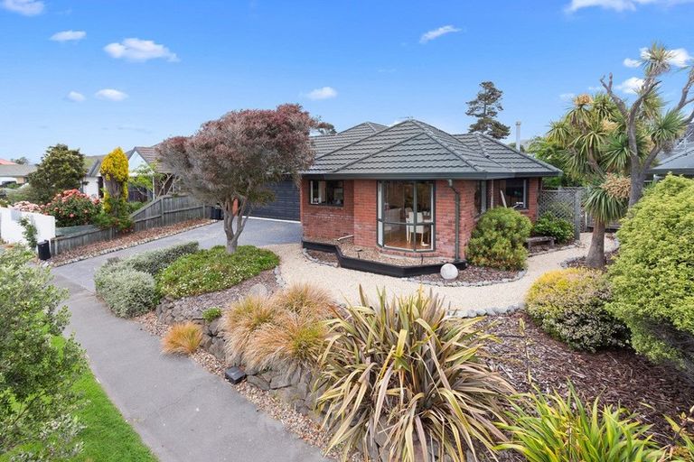 Photo of property in 43 Orlando Crescent, Waimairi Beach, Christchurch, 8083