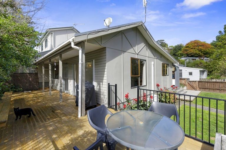 Photo of property in 2/5 Taunton Way, Pinehaven, Upper Hutt, 5019