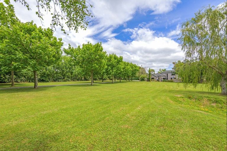 Photo of property in 52 Turitea Road, Fitzherbert, Palmerston North, 4472