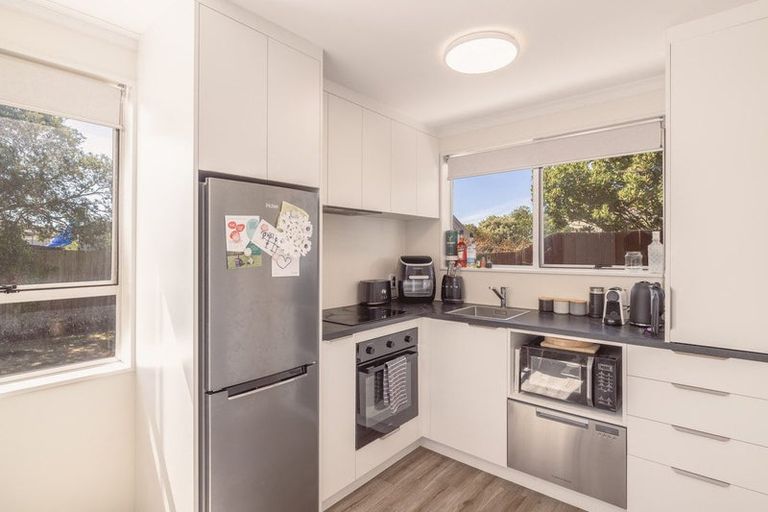 Photo of property in 2/90 Queenspark Drive, Parklands, Christchurch, 8083