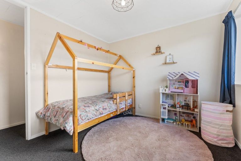 Photo of property in 18 Ngaire Street, Longburn, Palmerston North, 4412